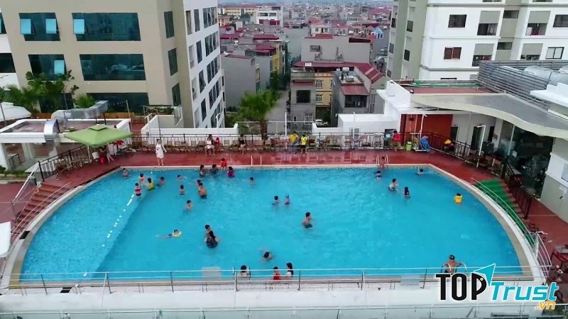 Khung cảnh bể bơi ở Sky Garden