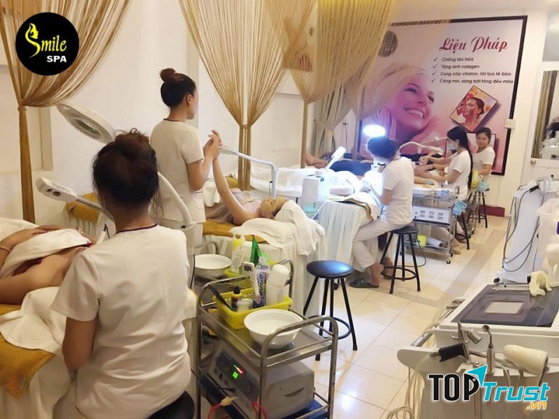Máy móc kĩ thuật cao, công nghệ tiên tiến, nhân viên nhiệt tình tư vấn và nhẹ nhàng trong cách điều trị sẽ giúp bạn cảm thấy bản thân được yêu chiều hơn.