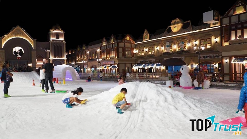 SnowTown Saigon