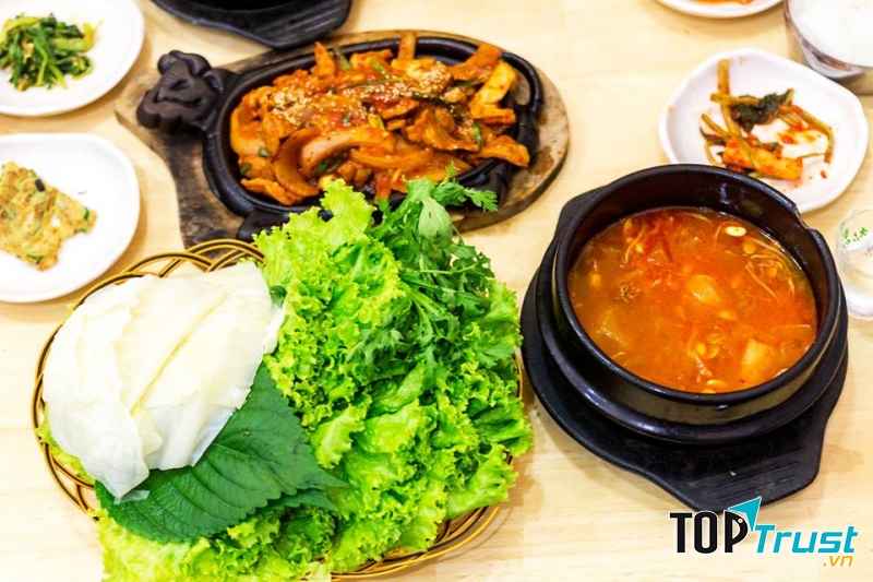 Quán bày trí món ăn rất tinh tế