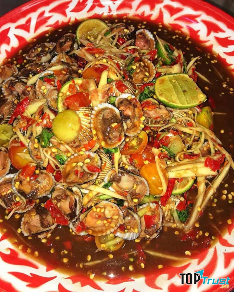 Sò huyết trộn gỏi kiểu Thái