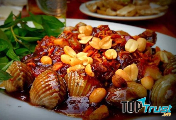 Sò huyết xào me