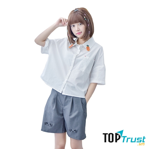 Sơ mi croptop cổ thêu dáng rộng phong cách