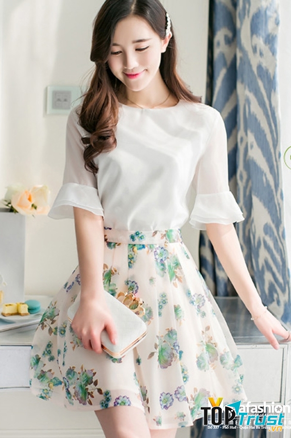 Sơ mi voan và chân váy là sự kết hợp hoàn hảo dành cho bạn