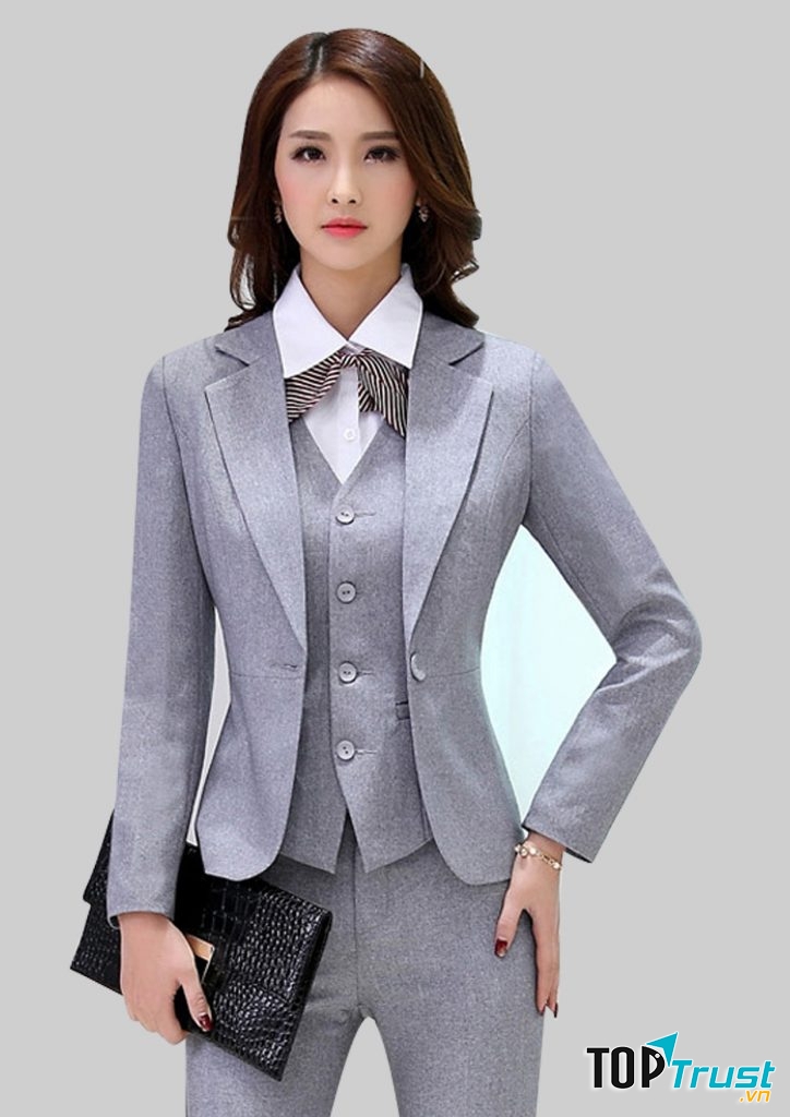 Sơ mi kết hợp cùng áo vest vừa đẹp vừa thanh lịch