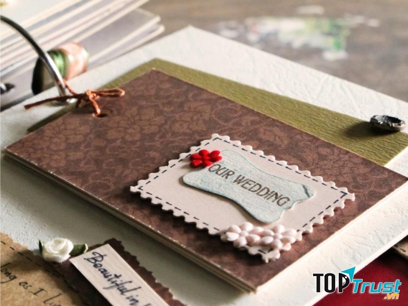 Cuốn sổ ghi lại những kỉ niệm mà hai người đã trải qua