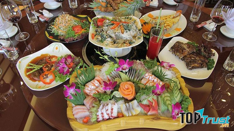 Hải sản tại nhà hàng luôn đảm bảo độ tươi, ngon, hấp dẫn