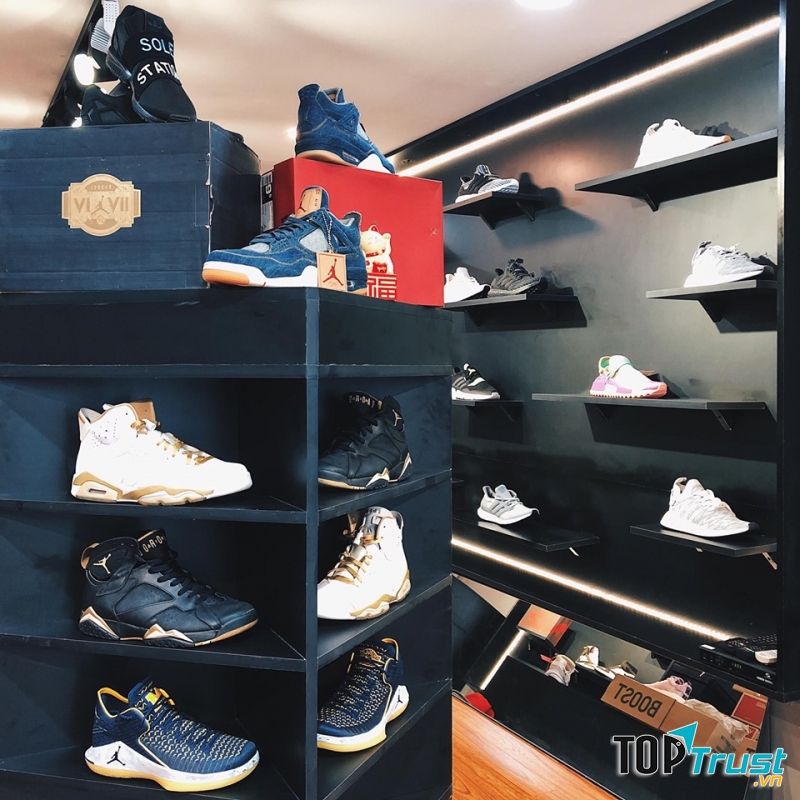 Sole Station hiện đang là một trong số các cửa hàng sneaker nổi tiếng nhất ở Sài thành