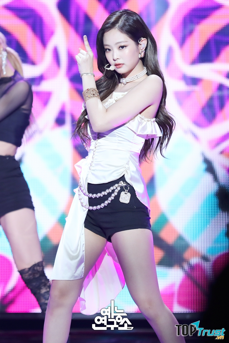 JENNIE