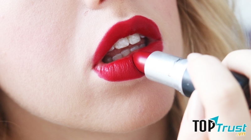 Tô son đỏ cho đỏ cả năm