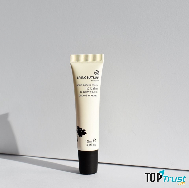 Son dưỡng môi Living Nature Lip Balm