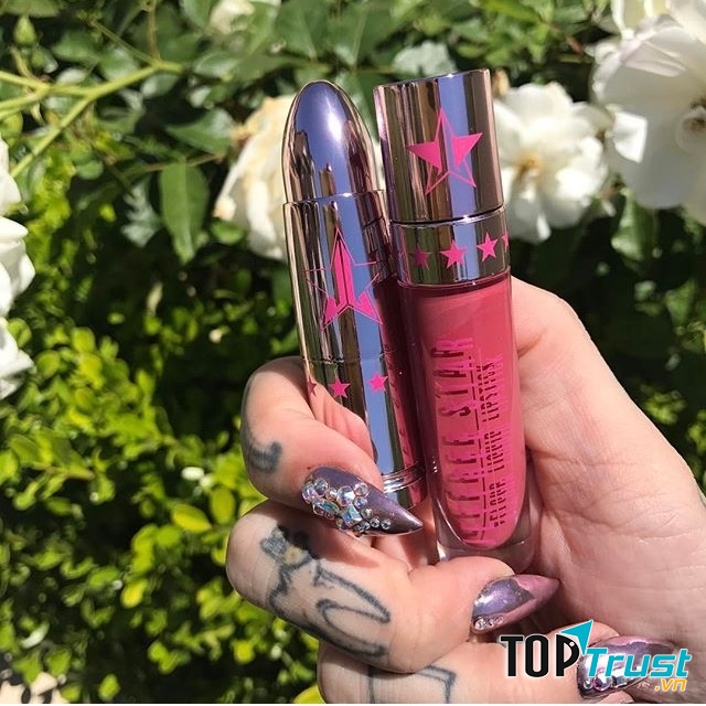 Thỏi son có thiết kế hình viên đạn cực lạ mắt