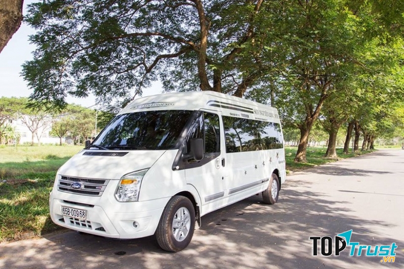 Sơn Nguyễn Limousine