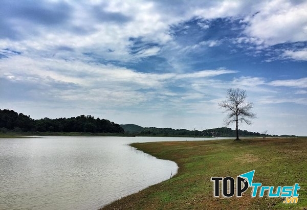 Sơn Tinh Camp