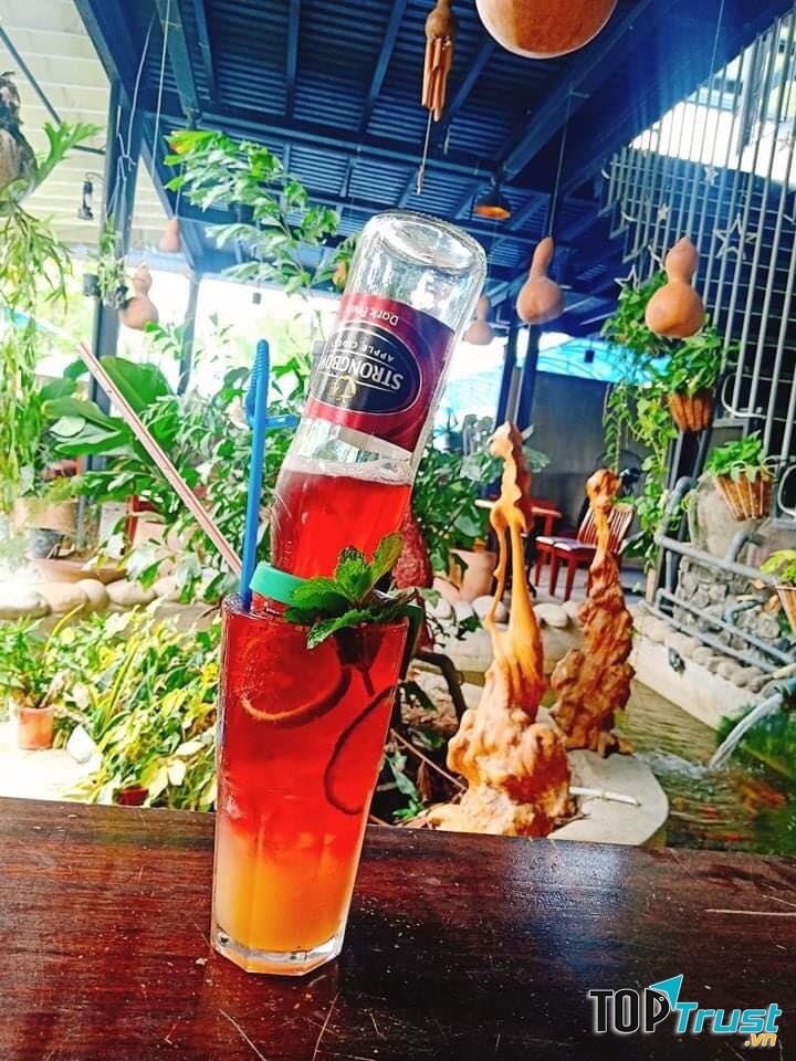 SÔNA Cafe Sân Vườn - Hồ Bơi