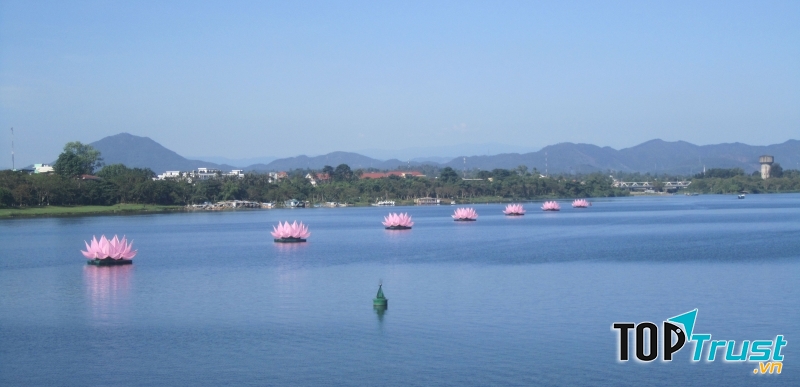 Vẻ đẹp một dòng sông