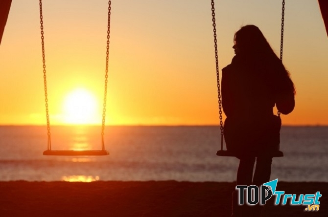 Sống khép kín, không tạo mối quan hệ với mọi người