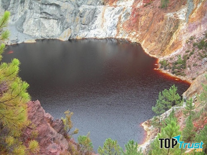 Một góc sông Rio Tinto ở Tây Ban Nha