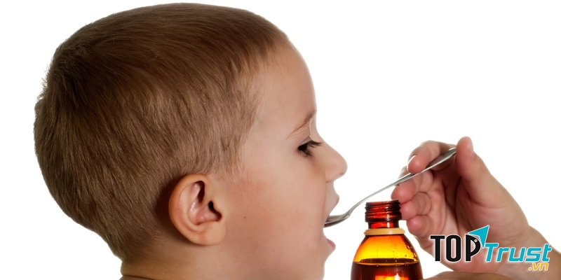 Nếu trẻ sốt cao trên 38,5 độ thì có thể dùng thuốc hạ sốt