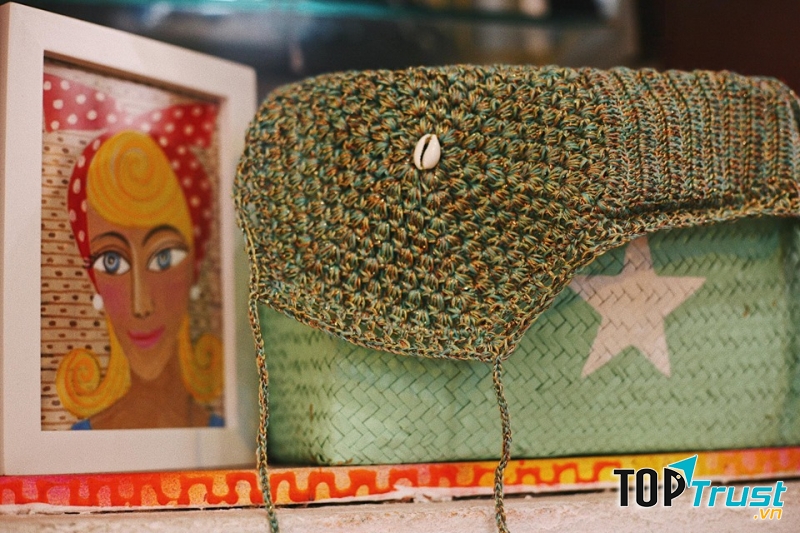 Không gian shop nhỏ xinh, bài trí mắt bắt