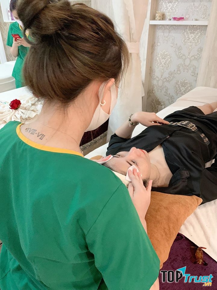 Kansaibo Spa điều trị mụn