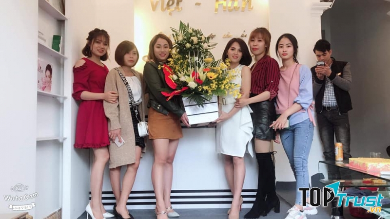 Vân Spa Chuyên đ.trị Nám- Mụn -Cắt mí- Tăm trắng - Giảm béo- Phun xăm thẩm mĩ- Nail - Nối Mi