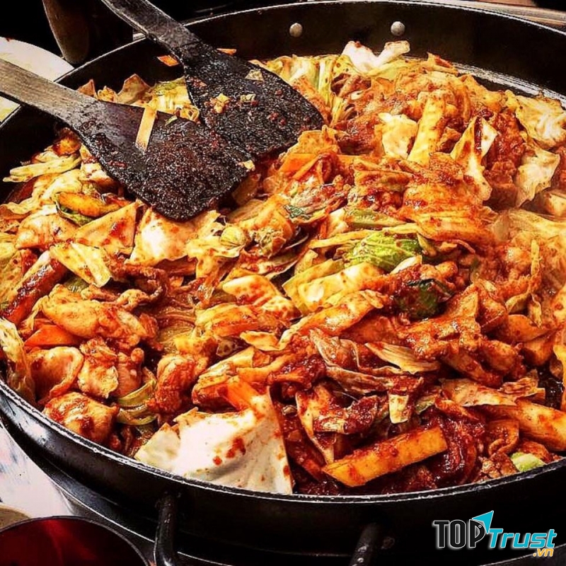 Gà xào bắp cải