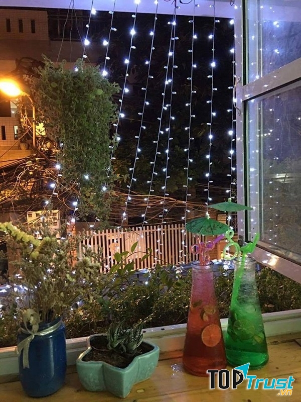 Không gian buổi tối lung linh tại StarMovie Cafe