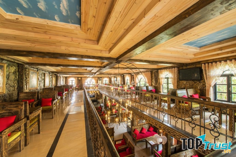 Stone Castle (lâu đài đá) chắc không còn quá lạ lẩm với tín đồ nghiền ăn uống ở đất Sài Thành