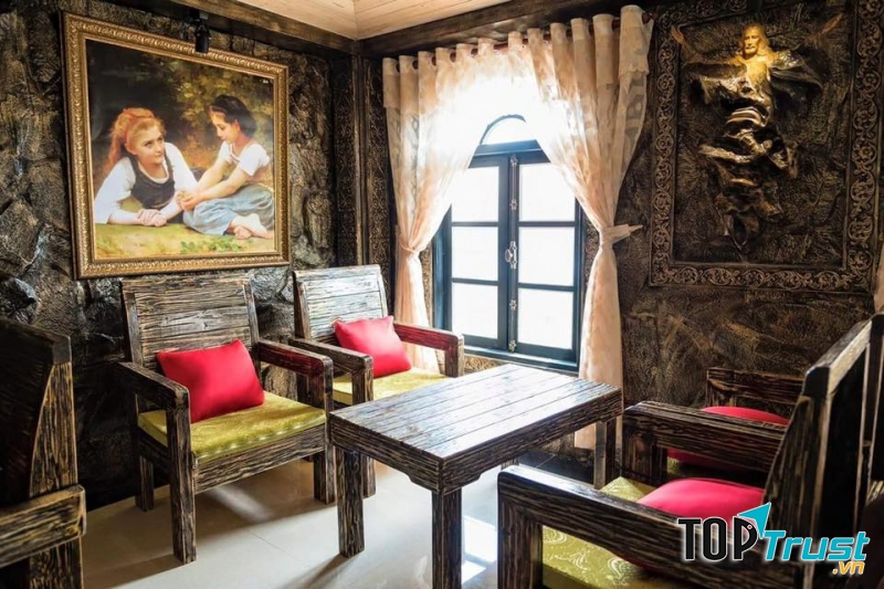 Stone Castle Cafe - Lâu Đài Đá Cafe