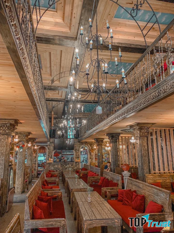 Stone Castle Cafe - Lâu Đài Đá Cafe