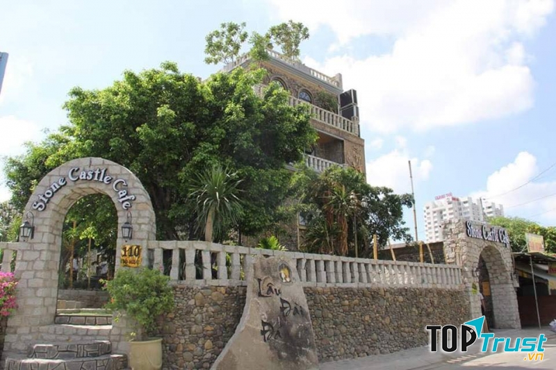 Stone Castle Cafe - Lâu Đài Đá Cafe