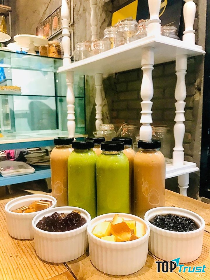 Studio Drinks & Food