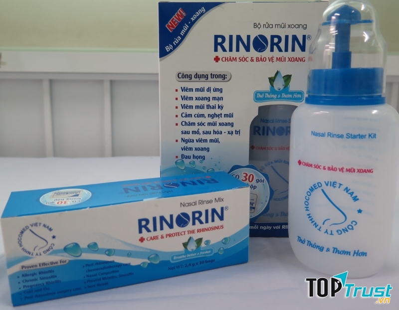 Bình súc rửa mũi Rinorin giúp bạn tránh bị dị ứng thời tiết.