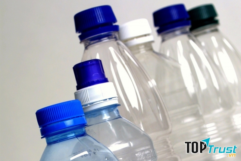 Sử dụng chai nhựa