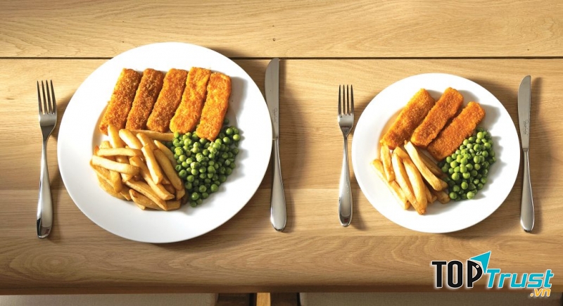 Một chiếc đĩa nhỏ nhưng chứa đầy ắp thức ăn là một trong những tuyệt chiêu thú vị