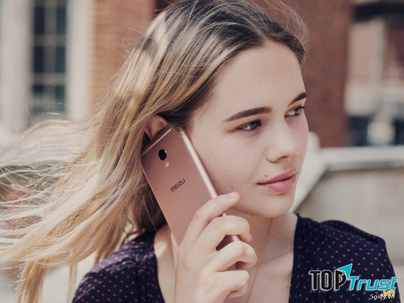 Thường xuyên vệ sinh điện thoại sẽ bảo vệ làn da của bạn