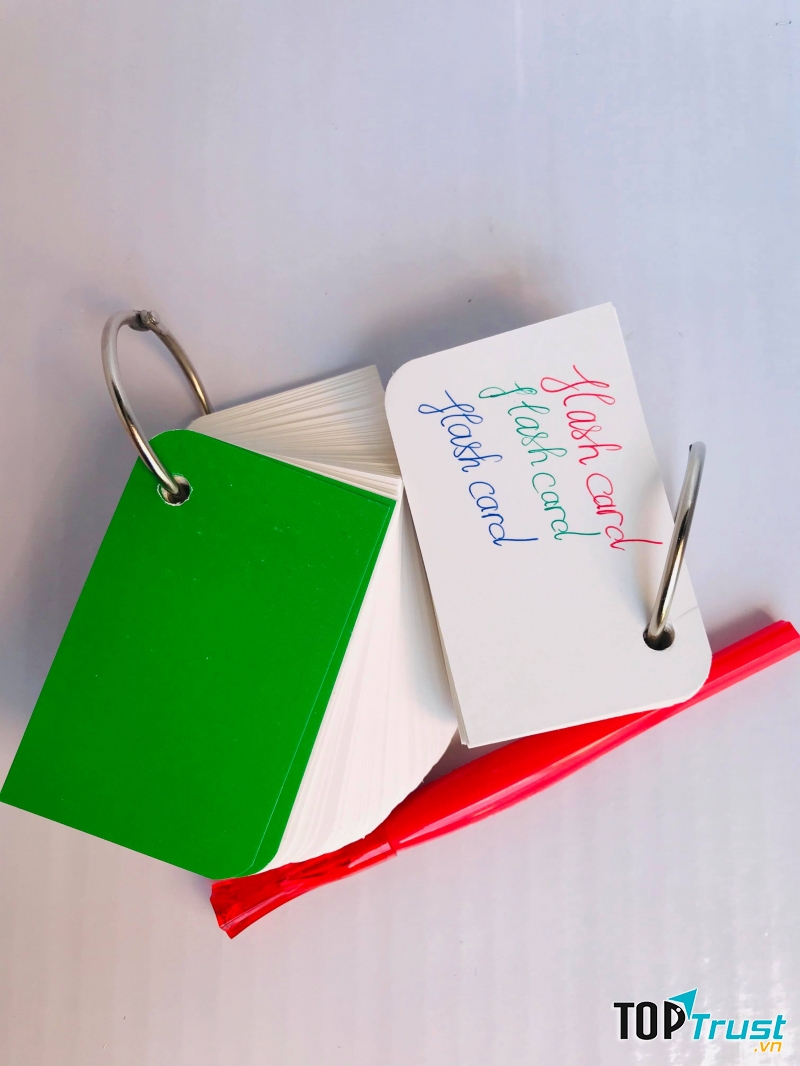 Flashcard là công cụ hiệu quả hỗ trợ các bạn nhớ lâu kiến thức