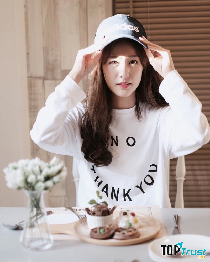 Vitamin C giúp tăng cường “sức mạnh” của kem chống nắng.