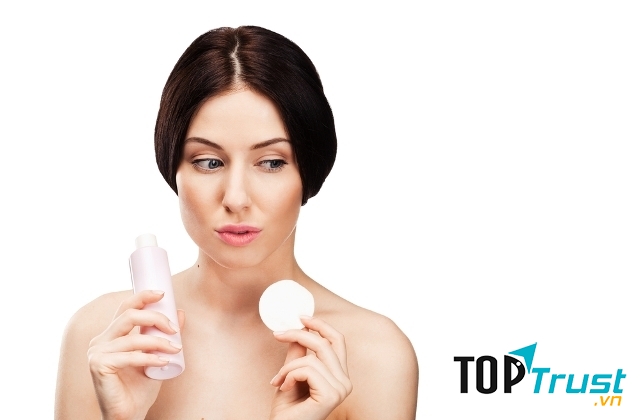 Chỉ nên sử dụng toner cho những vùng da nhiều dầu trên mặt.