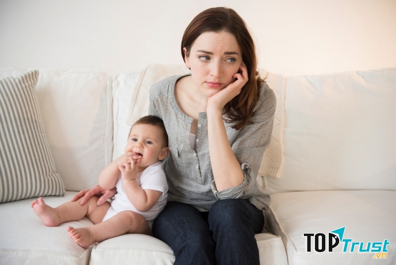 Hội chứng trầm cảm sau khi sinh khác với hội chứng buồn chán sau khi sinh,