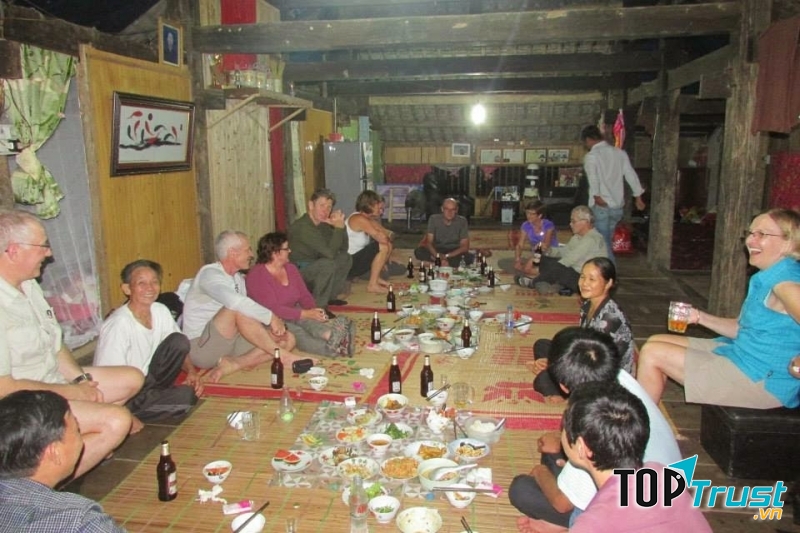 Sự thân thuộc giống như một gia đình là ý nghĩa quan trọng mà Homestay mang lại