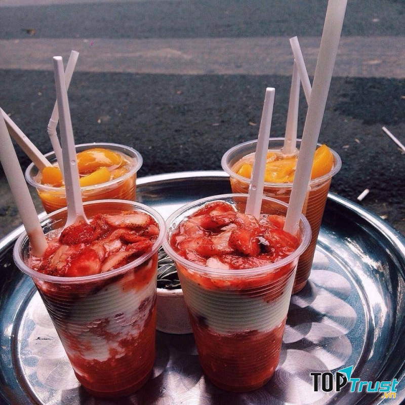 Sữa chua dâu đào Hàng Tre