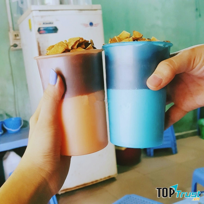 Sữa chua đậu đỏ Ngõ Tự Do