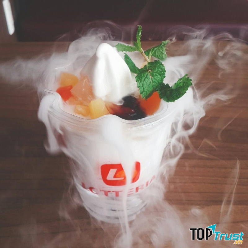 Sữa chua ma thuật Lotteria Xã Đàn