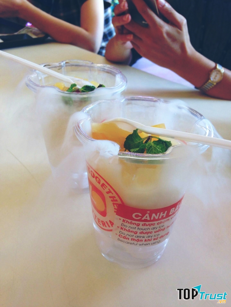 Sữa chua ma thuật Lotteria Xã Đàn