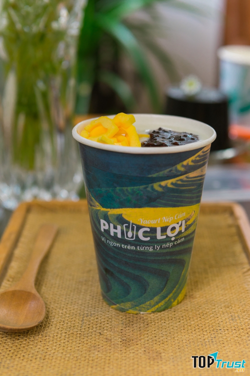 Yaourt nếp cẩm Phúc Lợi