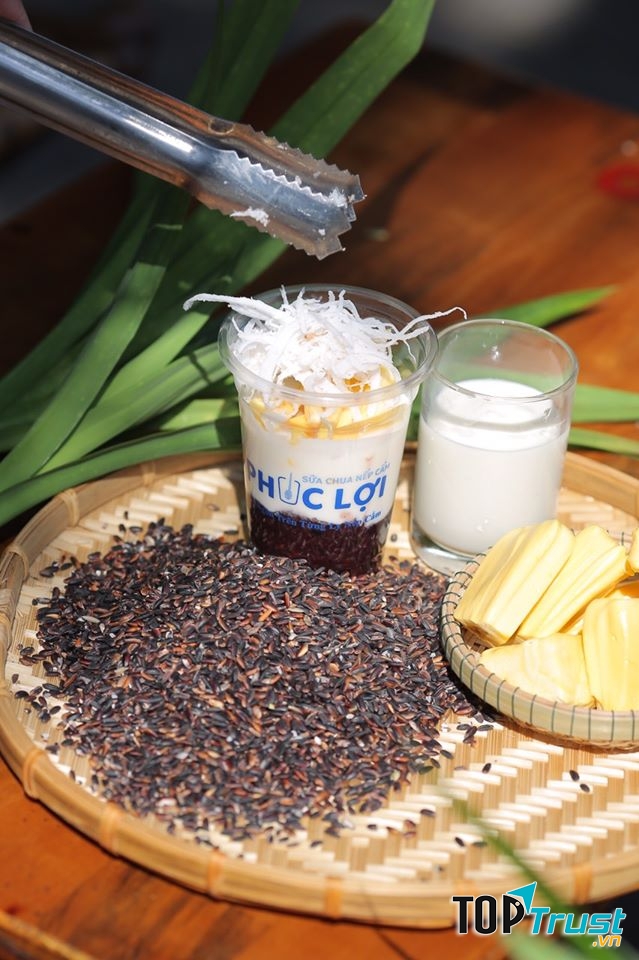 Sữa chua nếp cẩm Phúc Lợi