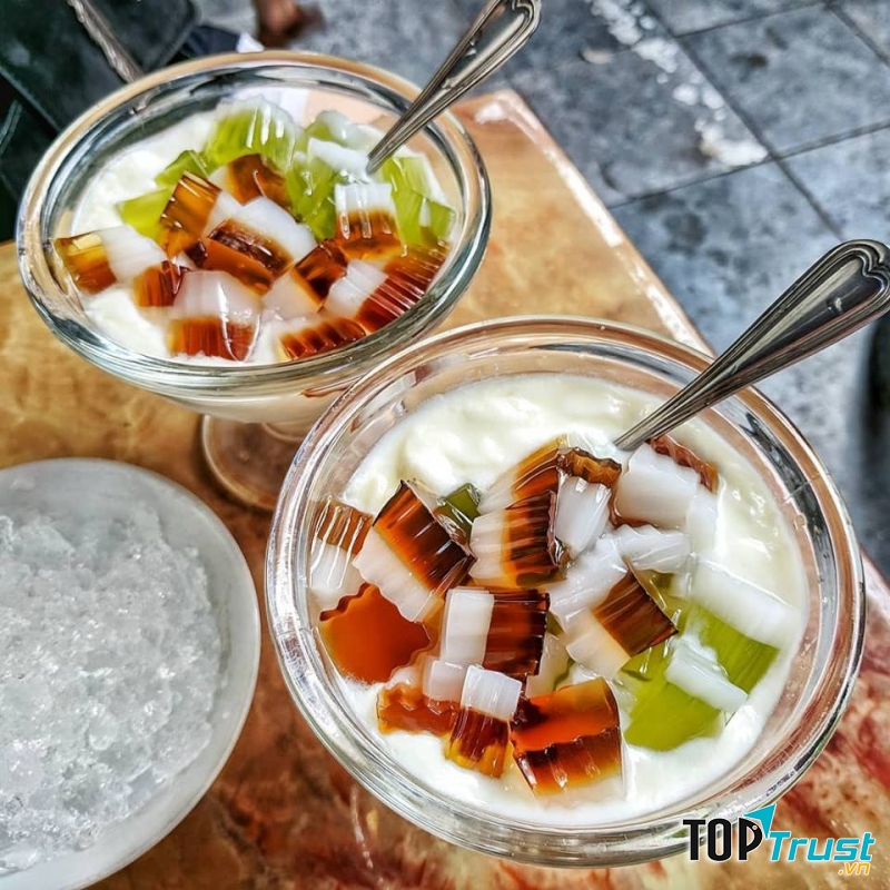 Sữa chua thạch cafe