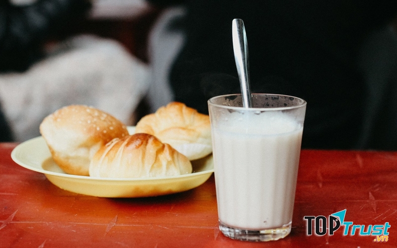 Sữa đậu nành nóng quán Hoa Sữa